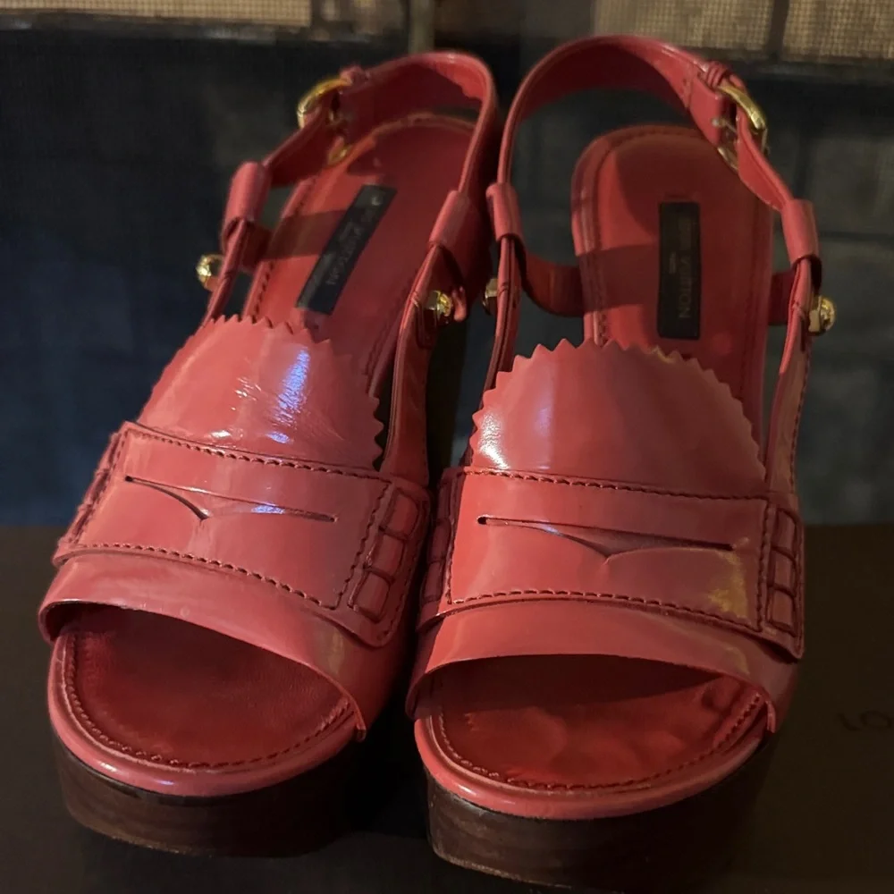 Louis Vuitton Red wooden Wedge Sandals - Picture 2 of 11